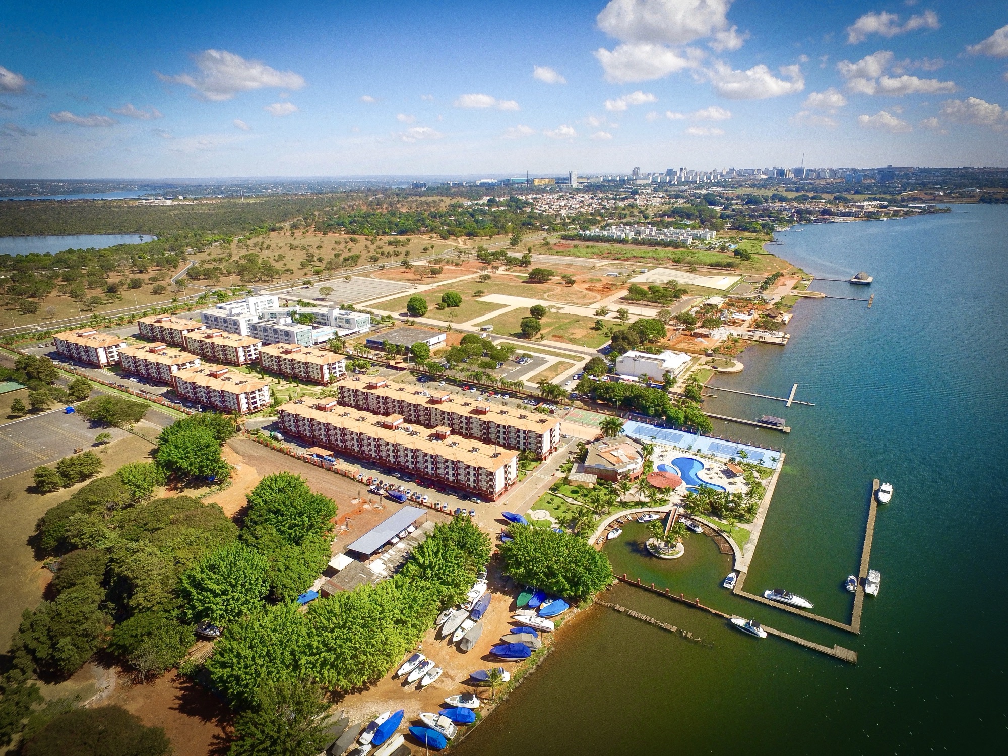 Panorâmica aérea do Lake Side